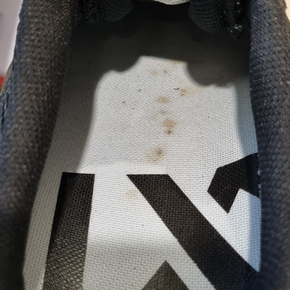 VANS Black and White Sneakers, NWT, Size 9.5 - Picture 11 of 11